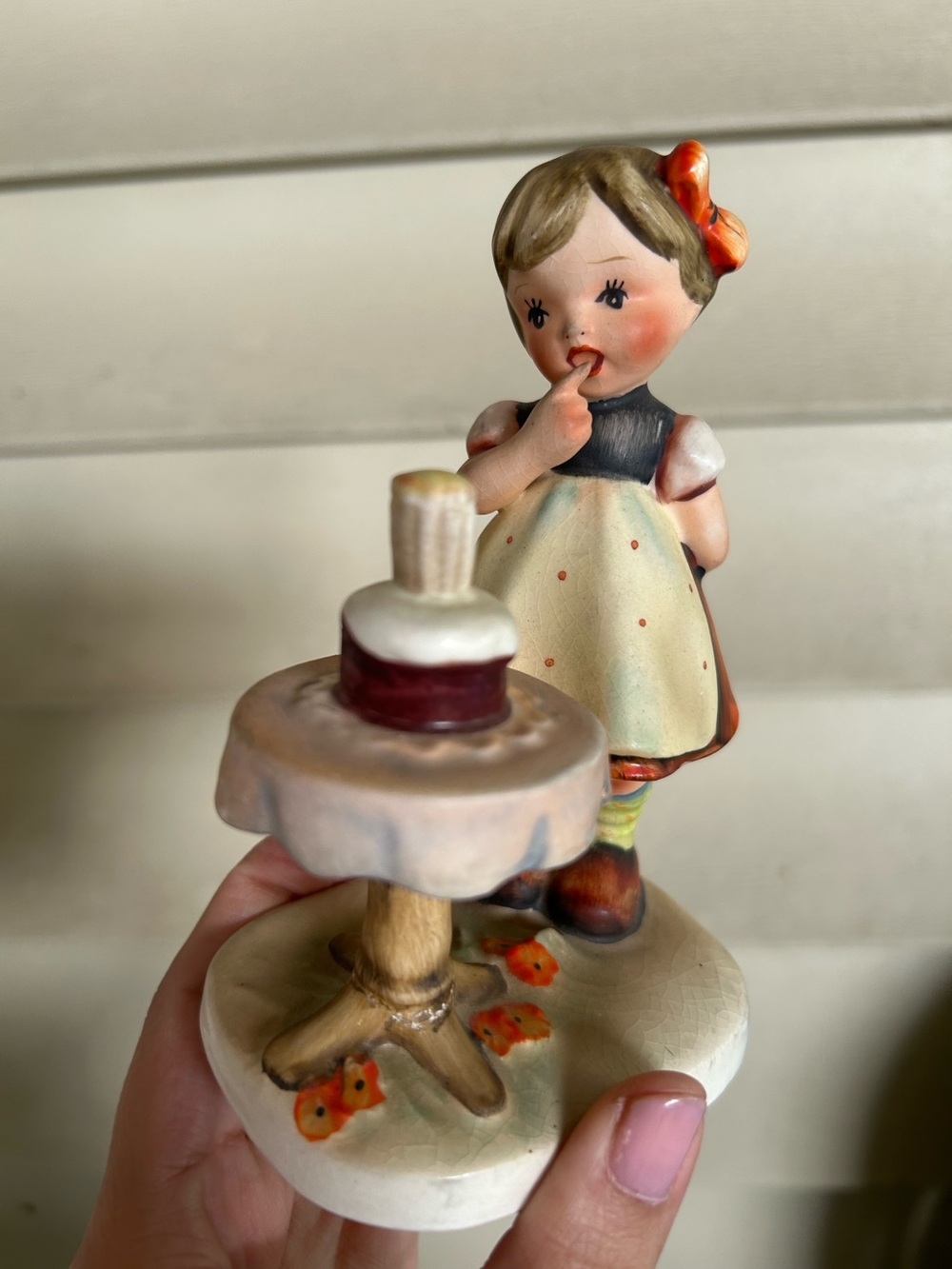 Girl with Birthday Cake Arnat Eric Stauffer 7961 Porcelain Figurine 4023B